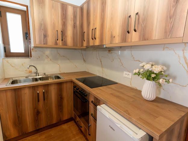 Roel Apartments Саранда Екстер'єр фото