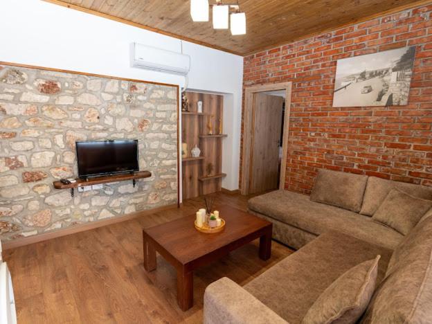 Roel Apartments Саранда Екстер'єр фото