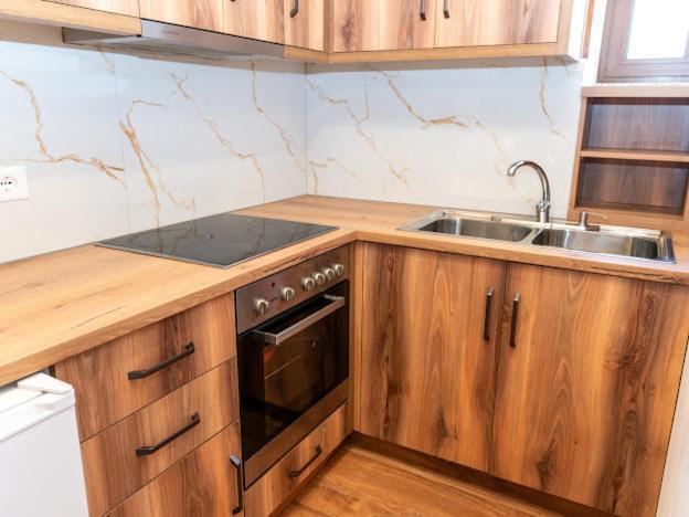 Roel Apartments Саранда Екстер'єр фото