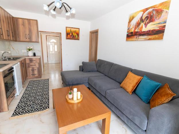 Roel Apartments Саранда Екстер'єр фото